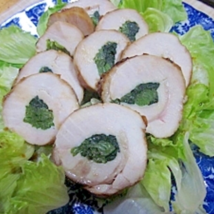 塩麹漬け鶏むね肉の小松菜ロール